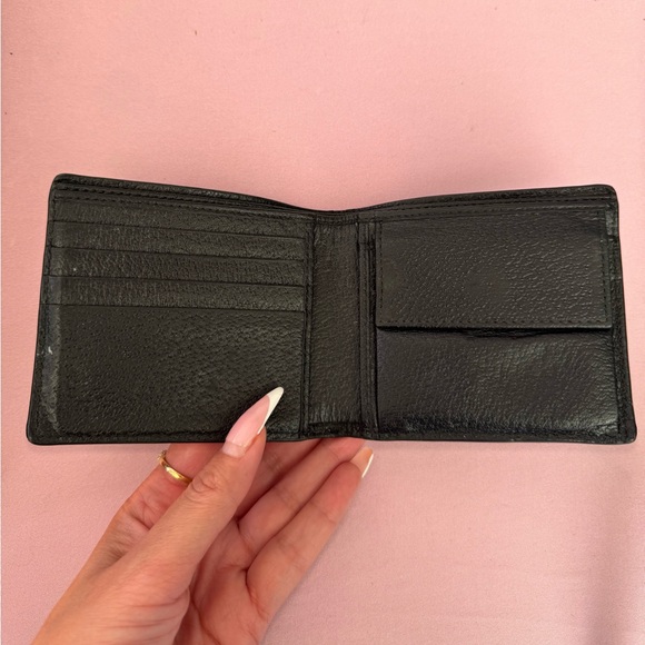 Authentic Gucci Black ANIMALIER BI-FOLD WALLET - Picture 3 of 16